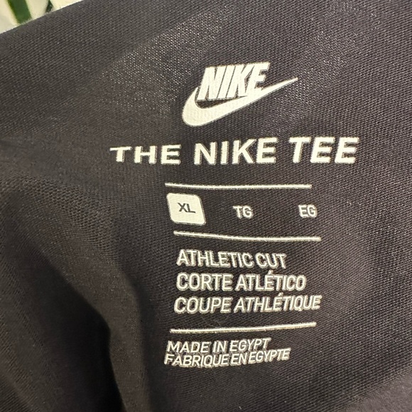Nike The Nike Tee Athletic Cut long sleeve tee black gold basketball - Picture 4 of 7